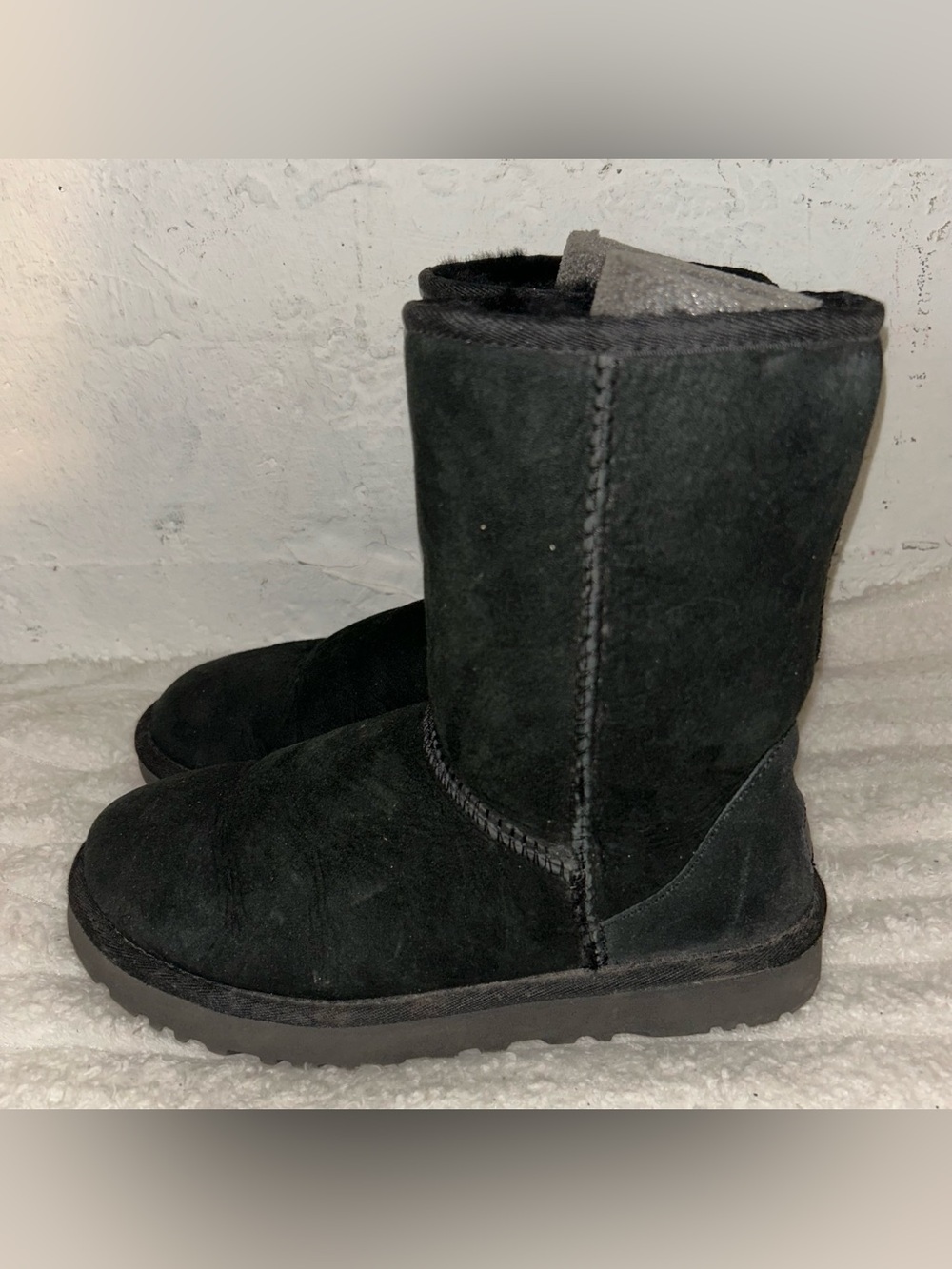 UGG Classic Black Suede mid calf Shearling Boots - Picture 3 of 6